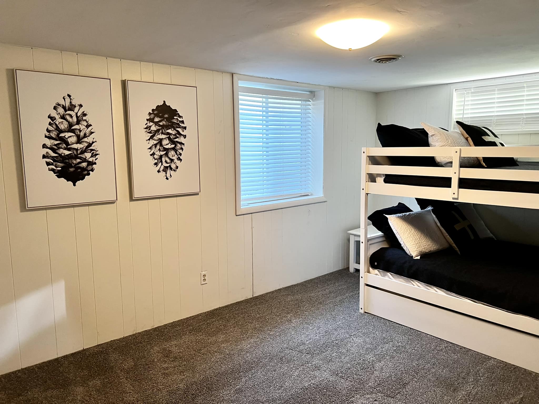 Cozy Pines bedroom 2-1.jpg